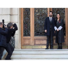 Torrent y la decana del Colegio de Abogados a su llegada al acto de homenaje a la abogacía al que fue el ministro de Justicia. MARTA PÉREZ