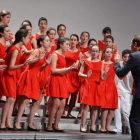 Imagen de archivo de la agrupación Carmelitas In Crescendo, que participará mañana en el concierto de El Corte Inglés. DL