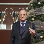 El presidente del Real Madrid, Florentino Pérez, felicita la Navidad a los socios del Madrid, en el 2015.