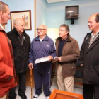 Homenaje a Rafael Yunta Navarro, en el centro, por los Veteranos de la Cultural en el 2008.