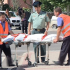 El servicio forense saca los cuerpos de los niños fallecidos en un centro de acogida de Boecillo