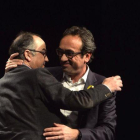Josep Rull (derecha) y Jordi Turull, estse martes, el día después de su salida de prisión, en Reus.