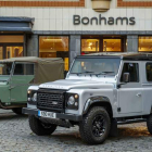 Una subasta en Londres rinde culto al icónico Land Rover Defender, que combina el histórico devenir de la marca.