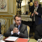El presidente de Francia, Emmanuel Macron, en la reunión de hoy en el Elíseo del Consejo de Defensa.