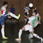 El equipo montañés no pudo con el líder del grupo. CAMPOS