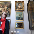 La ministra de cultura de Francia, Francoise Nyssen, junto la presidente del Louvre, Jean-Luc Martinez, visitan la exposición.