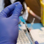 Las farmacias rastrearán a la población susceptible de ser vacunada contra la gripe. DL