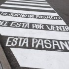 ‘Lo mejor no ha pasado ni está por venir, está pasando’ es uno de los nueve versos escritos en las calles de Ciñera