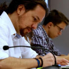 Pablo Iglesias e Íñigo Errejón reflexionan sobre el futuro de Podemos en el curso de verano de El Escorial.