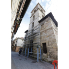 Las obras de retejado comenzarán por la torre de la iglesia. RAMIRO