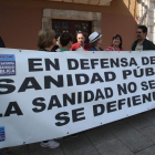 Protesta de los pacientes de Reumatología. ANA F. BARREDO