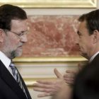Rajoy y Zapatero conversaron en el Congreso en el acto del día de la Constitución.