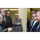 El consejero Mateos, con el ministro de Educación, Ángel Gabilondo, tras la reunión de la Aneca, cel