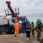 Lugar donde ocurrió el vuelco. BOMBEROS DE LEÓN