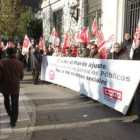 Los delegados sindicales se concentraron también ante la Subdelegación del Gobierno.