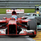 Alonso, por delante de Hamilton en el GP de Bélgica de F-1.