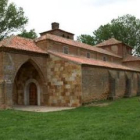 Fotografía del exterior del Santuario de la Virgen de la Vega de Cimanes.