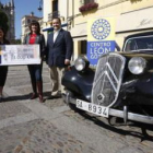 Entrega del cheque por valor de 3.000 euros de León Gótico