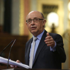 El ministro de Hacienda, Cristobal Montoro, en la sesión de control al Gobierno.