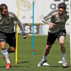 Hazard y Valverde, durante el último entrenamiento del Real Madrid. REAL MADRID