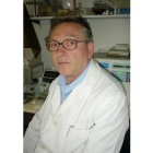 Julio Perretta instaló su clínica de análisis en Villablino hace 25 años