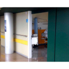 Imagen de archivo de una de las plantas del complejo hospitalario de León. BRUNO MORENO