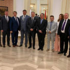 Representantes astorganos y de Kolomna durante el encuentro de ayer en la Embajada Rusa. DL