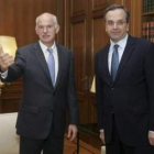 El primer ministro, Papandréu, y el líder de la oposición mayoritaria, Antonis Samarás.