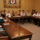 Isabel Carrasco mantuvo ayer una reunión con su equipo de diputados para distribuir las áreas