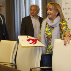 Teodoro Martínez, Jesús Celis e Isabel Carrasco, antes de comenzar la rueda de prensa.