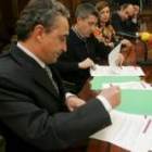 Benigno Castro, Francisco Fernández, Susana Travesí y Javier Álvarez en la firma del convenio