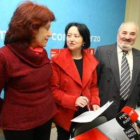 Victorina Alonso, Ángel Marqués y Pedro Nieto, en la sede del PSOE de Ponferrada