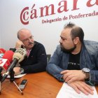 El concejal de Desarrollo Económico, Emilio Cubelos, y el portavoz de La Cebra, Felipe Álvarez