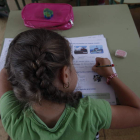 Los niños españoles dedican seis horas semanales a los deberes escolares.