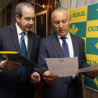 El presidente de Caja Rural de Zamora, Manuel Ballesteros, y el director general, Cipriano García, ayer.