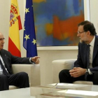 El líder de Unió, Josep Antoni Duran Lleida, durante su encuentro con el presidente del Gobierno, Mariano Rajoy, este martes en la Moncloa.