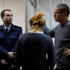 Ulyukáyev espera al inicio de la vista judicial en Moscú, el 15 de diciembre.