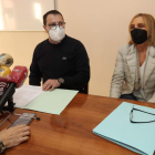 Víctor Manuel Murias y Dolores Cao, ayer en Ponferrada. DE LA MATA