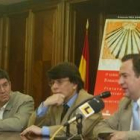 De izquierda a derecha, Domiciano Fernández, Eduardo Aguirre y Alejandro Valderas