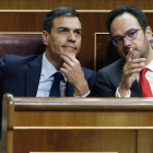 Pedro Sánchez y Antonio Hernando, el pasado 19 de julio en el Congreso.