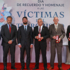 Gallardo y Pollán, en el acto con las víctimas del terrorismo. R. GARCÍA