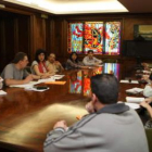 La concejala Teresa Gutiérrez preside la mesa de seguimiento de la comunidad gitana.