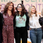 Ada Colau, Mónica García, Mónica Oltra, Yolanda Díaz y Fátima Hamed ayer, en el acto ‘Otras políticas’ en Valencia. ANA ESCOBAR