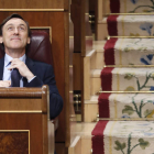 El portavoz del PP en el Congreso, Rafael Hernando, antes del inicio del pleno del Congreso. J. LIZON