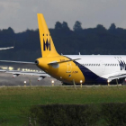 Un avión de Monarch en Gatwick.