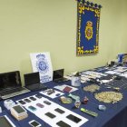 Imagen del botín que ayer se exhibió en la comisaría de Burgos.