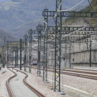 Zona de vías en el inicio de tramo de la Variante ferroviaria entre León y Asturias. RAMIRO