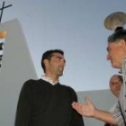 Javi Pascual y el alcalde de Valverde, David Fernández, en un homenaje