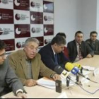 Domingo Fuertes, tercero por la izquierda, durante la presentación de la campaña de desarrollo rural