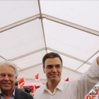 Felipe González y Pedro Sánchez, este viernes en Madrid.